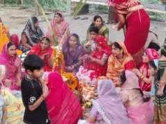 भदोही: माताओं ने निर्जला जीवित्पुत्रिका व्रत कर संतान की लंबी उम्र की कामना