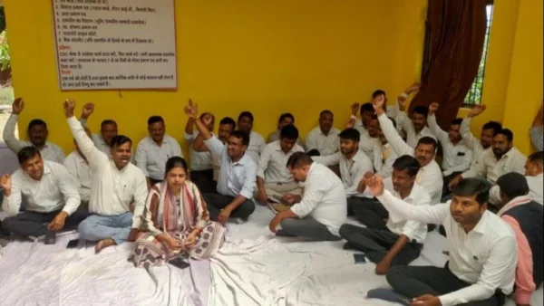 उन्नाव: लेखपालों ने तहसील समाधान दिवस बहिष्कार किया, 8 अक्तूबर की चेतावनी