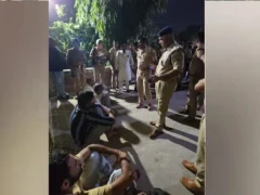 देवरिया: हवालात में मौत पर बृजपाल के परिजन डीएम आवास के बाहर घंटों धरने पर