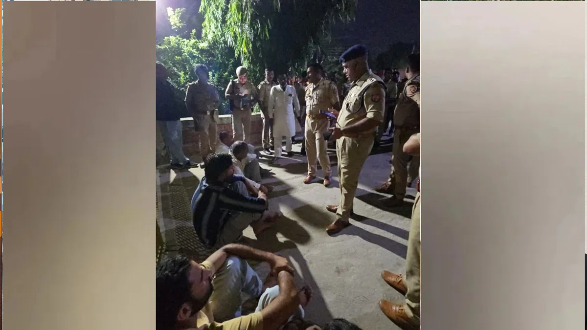 देवरिया: हवालात में मौत पर बृजपाल के परिजन डीएम आवास के बाहर घंटों धरने पर