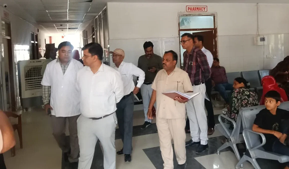 प्रतापगढ़: लालगंज CHC में गंदगी, CDO ने महिला वार्ड शिफ्ट करने कहा