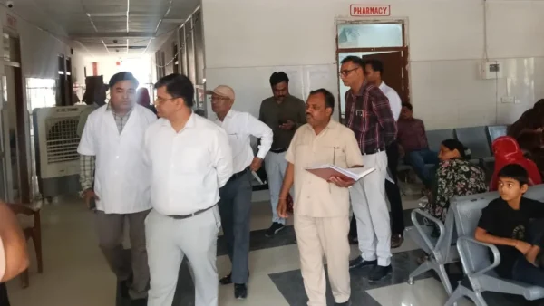 प्रतापगढ़: लालगंज CHC में गंदगी, CDO ने महिला वार्ड शिफ्ट करने कहा