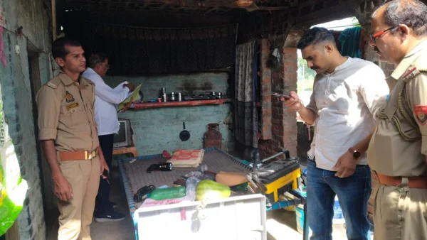 फर्रुखाबाद नवाबगंज: दो घरों में चोरी, जेवर व नकदी कुल ₹10 लाख जबकि बक्सा खेत में मिला