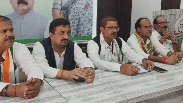 रायबरेली: कांग्रेस ने सीईसी के खिलाफ ‘वोट बचाओ-देश बचाओ’ पैदल मार्च निकालने का निर्णय