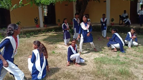 अमेठी: राजकीय हाईस्कूल हरिहरपुर में देवा, अमित और आर्या रहे अव्वल