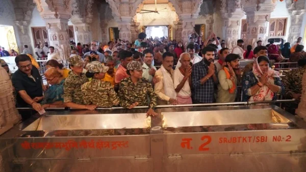 अयोध्या: गर्भगृह के बाहर अब नौ बातियों से होगी रामलला की महाआरती