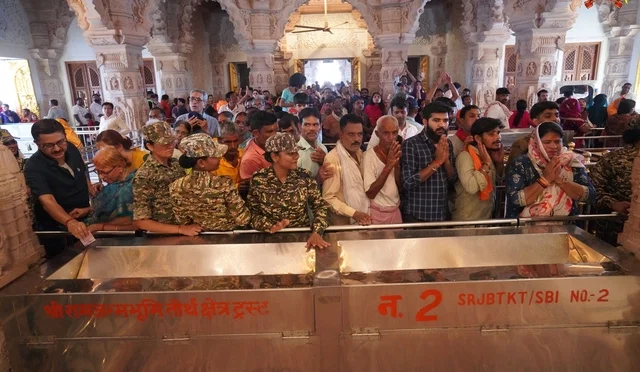 अयोध्या: गर्भगृह के बाहर अब नौ बातियों से होगी रामलला की महाआरती