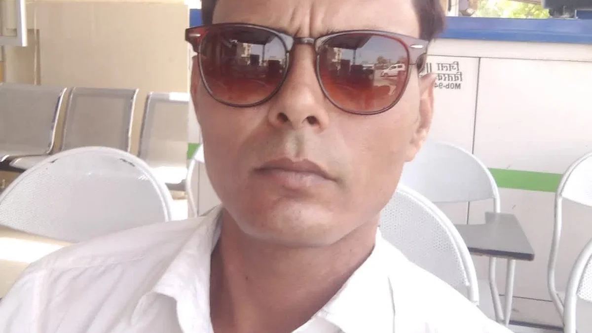 जालौन: खड़े डंपर में पीछे से घुसी बाइक, पेट्रोल पंप संचालक की मौत